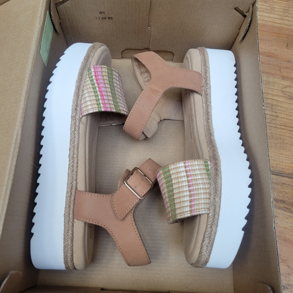Clarks sandals - Picture 3 of 6
